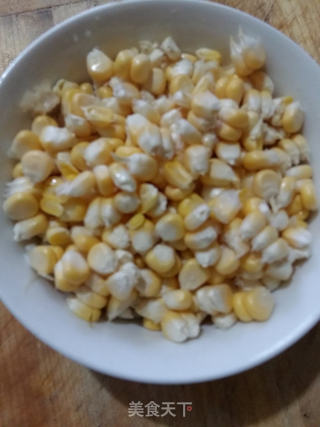 玉米蛋花甜汤的做法步骤:2