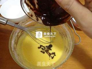 巧克力戚风蛋糕的做法步骤:8