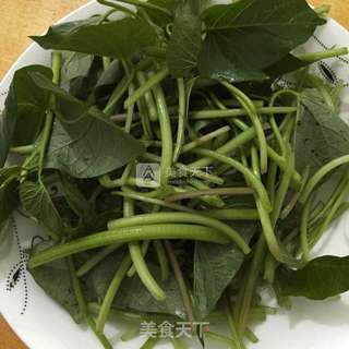 小炒红薯藤的做法步骤:3