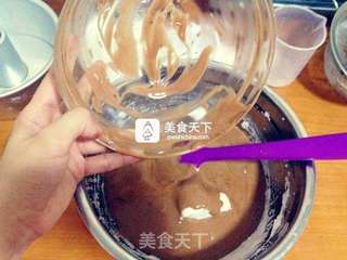 巧克力戚风蛋糕的做法步骤:17
