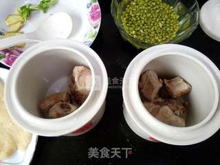 一锅两盅-竹荪排骨盅-绿豆排骨盅的做法步骤:6