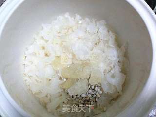 枸杞银耳汤----天际 DGZN22-22BWG云智能隔水电炖锅体验的做法步骤:3