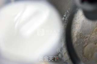 德普烤箱食谱——香浓炼乳面包的做法步骤:2