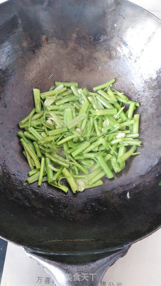 素食小炒~~~剁椒空心菜梗的做法步骤:6