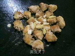 板栗烧鸡翅的做法步骤:6