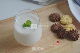 香蕉酸奶昔的做法步骤:8