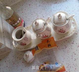 酸菜炖土豆~~东北家常菜 (特别好喝的酸菜汤)的做法步骤:3