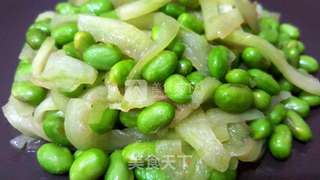 西瓜皮炒毛豆的做法步骤:4