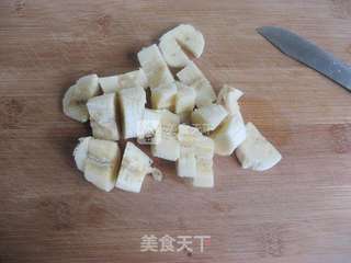 香蕉酸奶昔的做法步骤:2