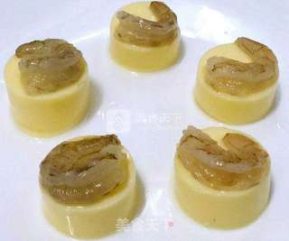 虾仁虫草花蒸玉子豆腐编辑的做法步骤:4