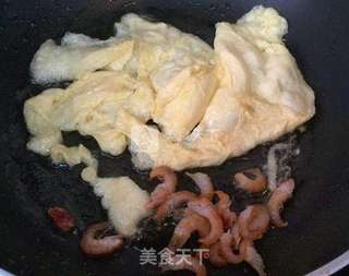 秋葵虾仁味噌蛋炒饭的做法步骤:4