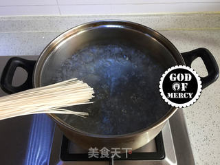 美味无敌的鲜虾剁椒黄瓜凉面的做法步骤:18