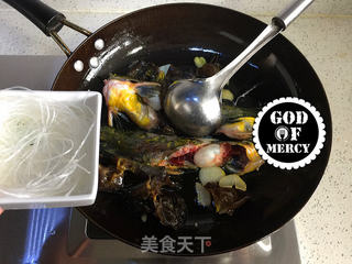 儿时的美味--营养滋补清炖黄颡鱼枸杞豆腐汤的做法步骤:9