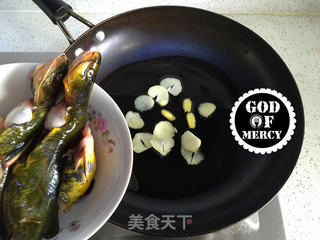 儿时的美味--营养滋补清炖黄颡鱼枸杞豆腐汤的做法步骤:8