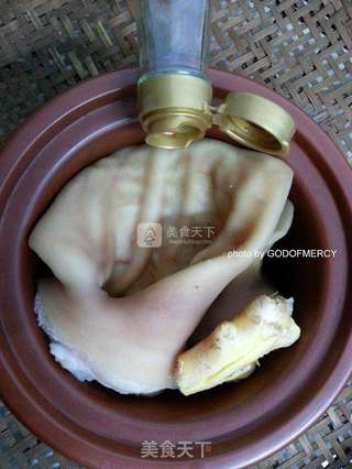 酷暑时节最经典的美容菜爆炒猪耳朵的做法步骤:4