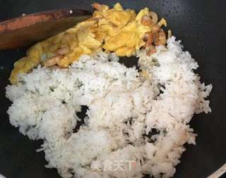 秋葵虾仁味噌蛋炒饭的做法步骤:5