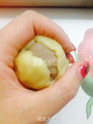 莲蓉蛋黄月饼的做法步骤:8