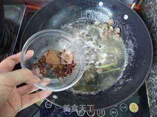 老坛醋酸菜牛肉拌面的做法步骤:6