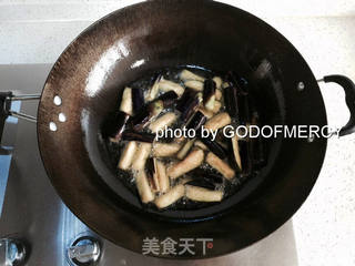 夏季瘦身不是梦:质朴美味豆角烧茄子的做法步骤:7
