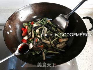 夏季瘦身不是梦:质朴美味豆角烧茄子的做法步骤:14