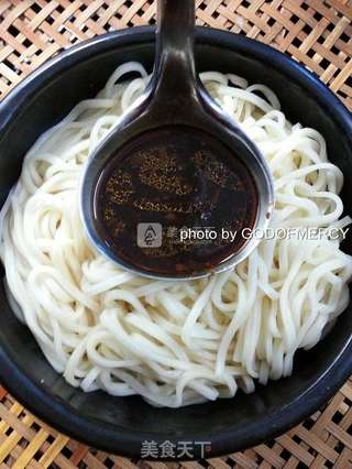东方传奇:夏季最畅销的酱牛肉凉面的做法步骤:7