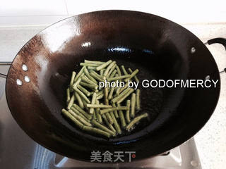 夏季瘦身不是梦:质朴美味豆角烧茄子的做法步骤:8
