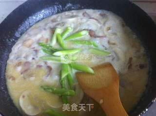 奶油蘑菇培根意面的做法步骤:7