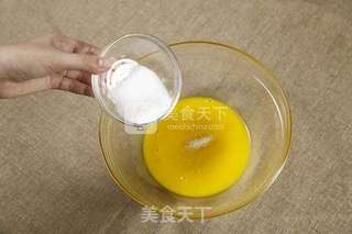 蛋糕的做法(烤箱做戚风蛋糕)的做法步骤:4