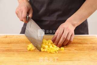 菠萝什锦焗饭-划开是一道交响乐的做法步骤:2