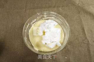 蛋糕的做法(烤箱做戚风蛋糕)的做法步骤:17