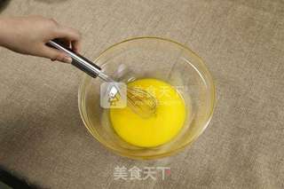 蛋糕的做法(烤箱做戚风蛋糕)的做法步骤:3