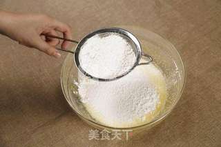 蛋糕的做法(烤箱做戚风蛋糕)的做法步骤:9