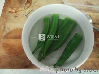 银耳番茄秋葵汤的做法步骤:5