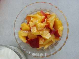 油桃奶昔的做法步骤:2