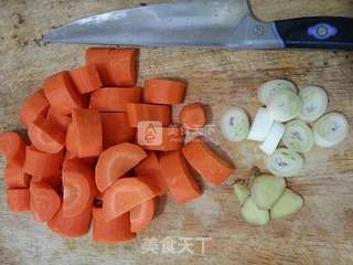 胡萝卜炖排骨的做法步骤:4