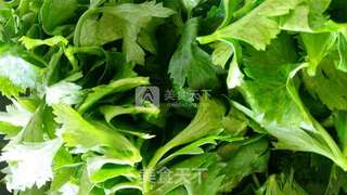 芹菜叶蒸饺的做法步骤:3