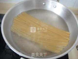 番茄肉酱面的做法步骤:3