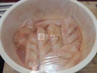 奥尔良柠檬蜂蜜烤鸡翅的做法步骤:6