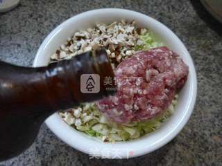 香菇圆白菜猪肉馅饺子的做法步骤:6