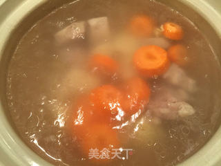 玉米土豆红萝卜排骨汤的做法步骤:4