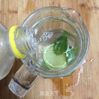 青柠蜂蜜水的做法步骤:5