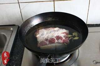 名家名菜—梅干菜焖肉的做法步骤:2