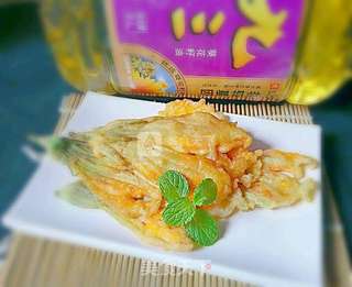 酥炸南瓜花的做法步骤:8
