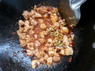 毛豆炒鸡腿肉的做法步骤:6