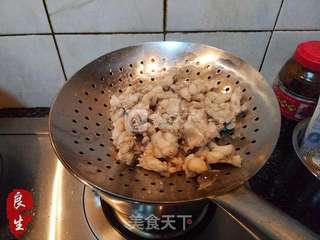 农家小菜—三椒牛蛙的做法步骤:8