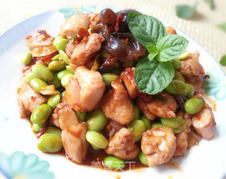 毛豆炒鸡腿肉的做法步骤:11
