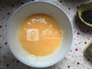 香酥蛋卷的做法步骤:2