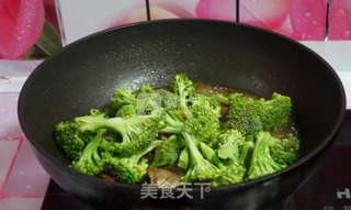西兰花烧排骨的做法步骤:8