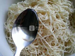 麻辣鸡丝凉面的做法步骤:5