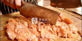 三三得九饺子的做法步骤:2